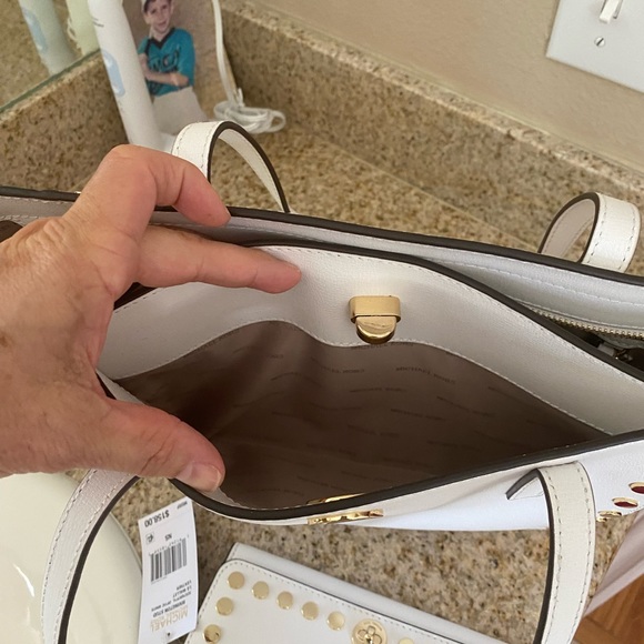 Michael Kors Handbag with wallet - Picture 15 of 16